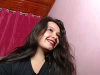 Soy una chica joven agradable y sumisa, me gusta obedecer órdenes y verte super excitado por mi, me gusta jugar con mis pies, con mis agujeritos, también soy muy flexible así que haré show de yoga también.