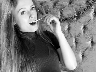 hot cam girl masturbating with vibrator DaisyLong