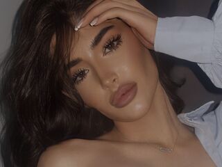 topless webcamgirl KayonaEvans