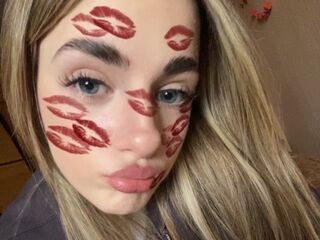 free live chat LatoyaMaccarino