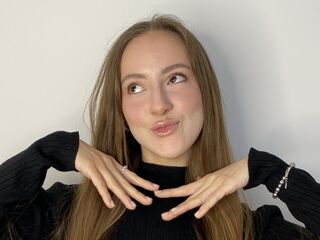 camwhore masturbating with vibrator MertieStaheli