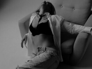 fingering cam slut SandraAlissa