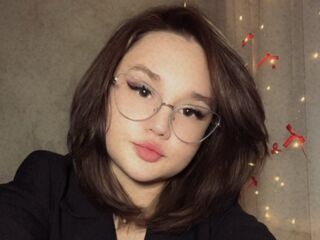 sexy webcamgirl ShielaQuam