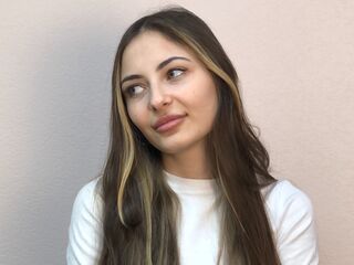 hot cam girl masturbating with vibrator ZanaBaerman