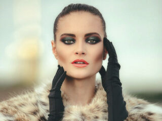 free nude live show MiaKeating