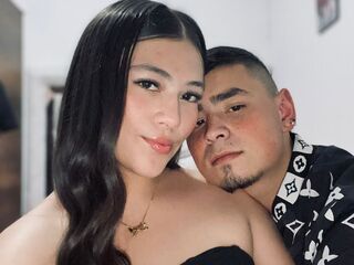 couple webcam ChloeAndAdam