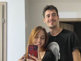 webcam girl giving blowjob DhaliaAndMikele