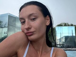 masturbating camgirl AliceLewandovski