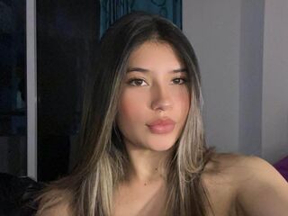 hot strip tease webcam AmberCeballos