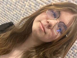 naughty cam girl masturbating with dildo AminaBlooms