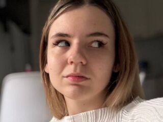 flirt chat room AnnikaMorgan