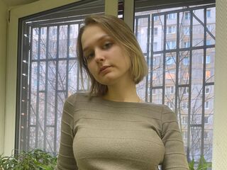 camgirl playing with sextoy AshleyAytes