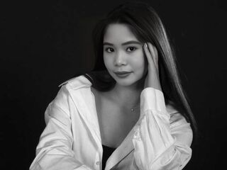 topless camgirl AyaNicole