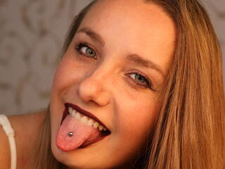 cam girl spreading pussy BelleCox