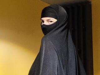 chatroom cam BiaBlack