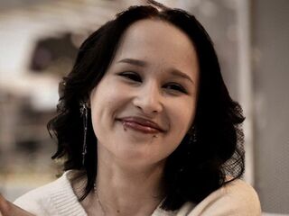 girl shaving pussy BrandieOcasio