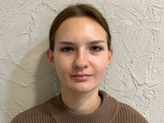 fingering BritneySwiss