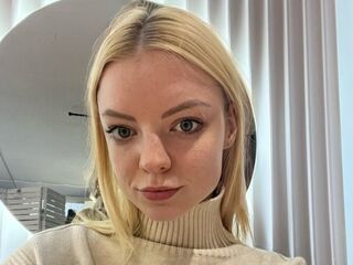 girl webcam CarlenePattie