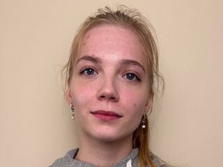 camgirl playing with sex toy CarmanChapmon