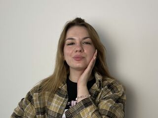 shaved pussy web cam CherlyMarkes