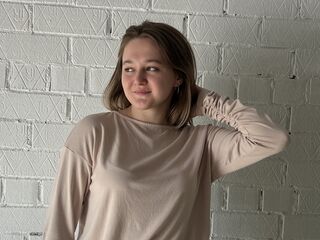 topless camgirl ChristiaBenoy