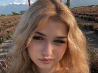 porn cam CloudyFox