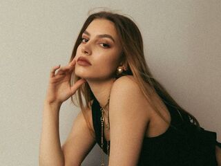cam whore livesex CorlissFadness