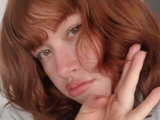 camslut showing tits DaizyKey