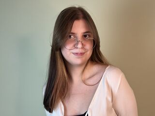 camwhore shaved pussy DebbraAdonis