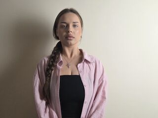 naked webcamgirl DelenaCouts