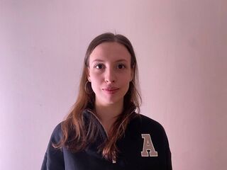 camgirl playing with sextoy DessireSenden