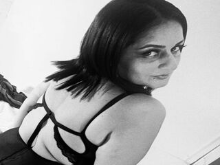 cam strip tease DevoraClarke
