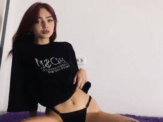 naughty camgirl masturbating with dildo DianaBridget