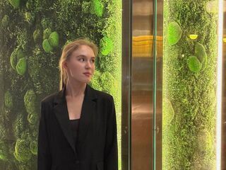 nude cam girl photo EdaNoreikaite