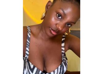shaved pussy web cam EleanorVee