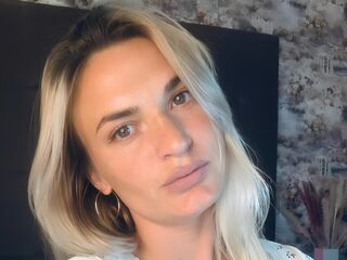 livecam photo EllieMaryn