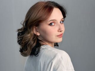 camgirl masturbating with sextoy ElvaDavy
