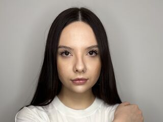 camgirl playing with dildo EmikoTriana