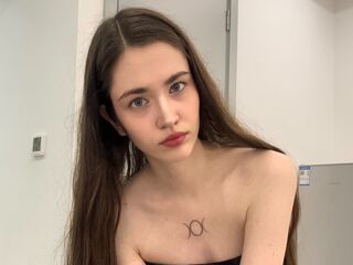 webcam chatroom EmilyCrownie