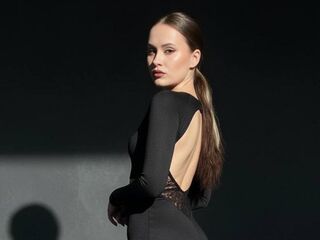 naughty camgirl masturbating EmilyGiffin