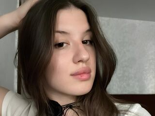 topless webcam girl EmilyGranned