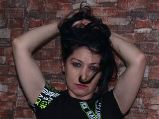 topless camgirl ErikaElvie