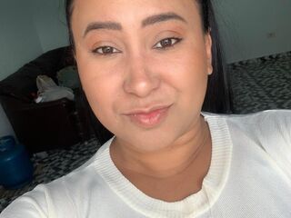 naked camgirl fingering pussy FabiTeixeira