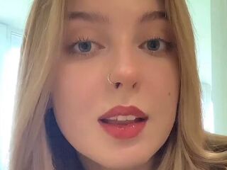 camgirl playing with dildo FloraGerald