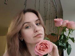 naughty cam girl fingering shaved pussy FredericaEvering