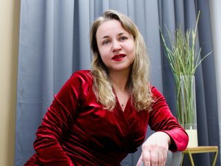 camgirl fingering bald pussy GabrielMoren