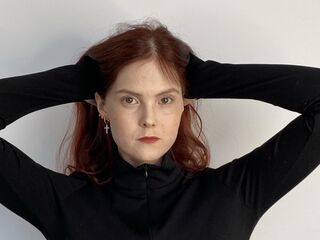 camslut fingering pussy IdaBerenger