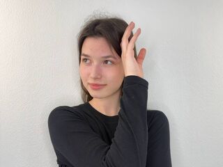 girl showing tits JanisRadabaugh