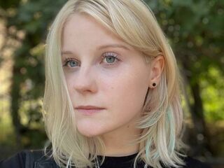 camslut spreading pussy JoanJones