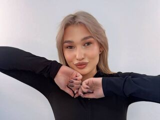 naughty camgirl masturbating with vibrator JoseGregan